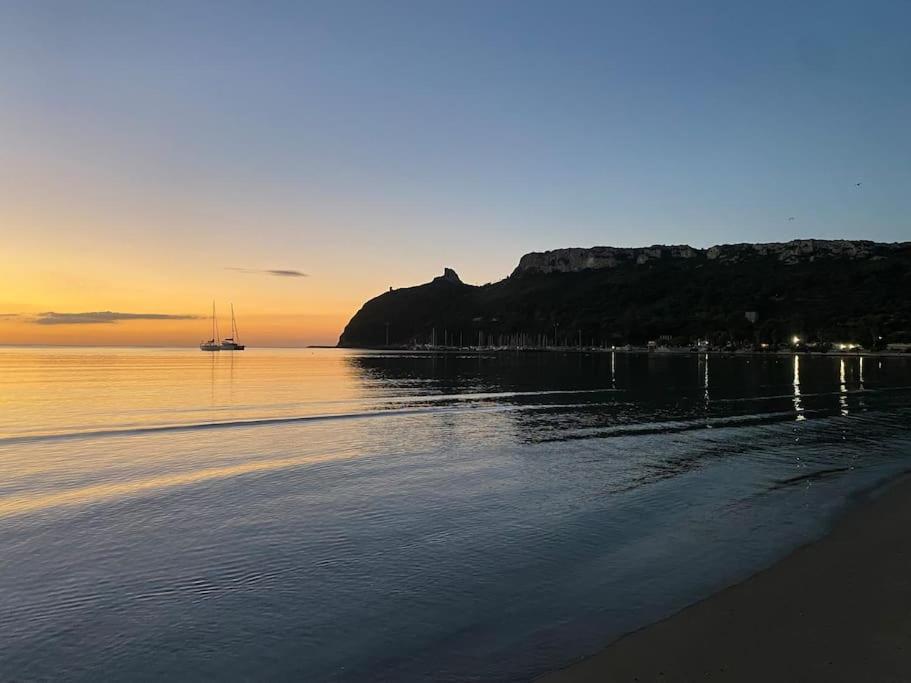 Poetto - 5 Min Form The - Free Park - Wi-fi - Self Check In - Netflix Apartment